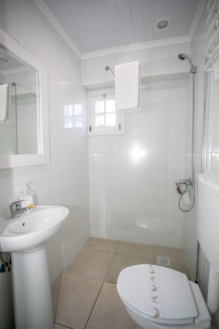 Guestready - Oceanfront Lookout House Ponta Delgada Esterno foto